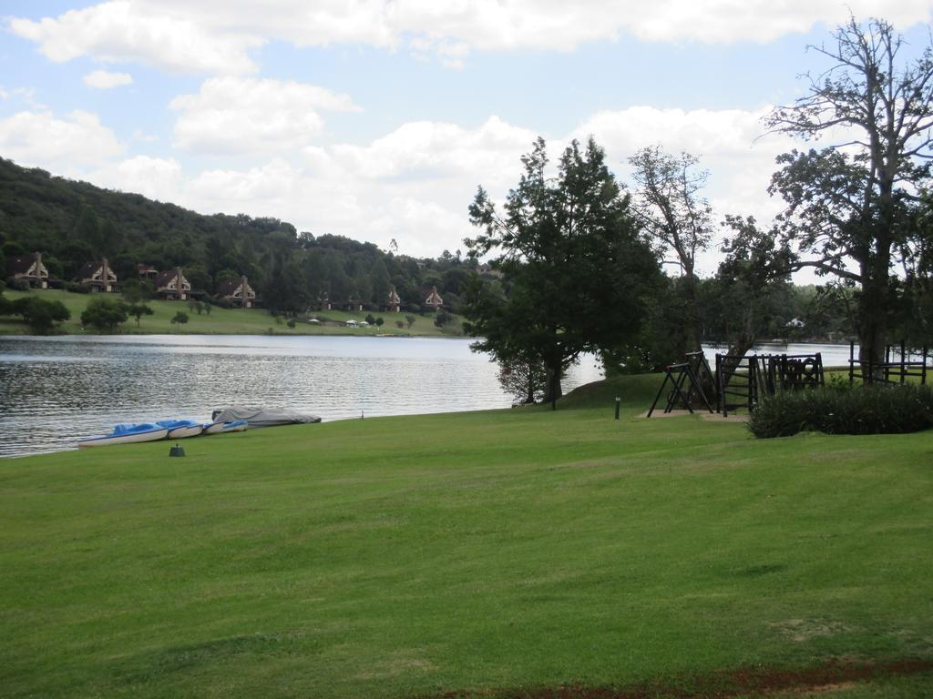 African Sky Hotels - Pine Lake Inn White River Dış mekan fotoğraf