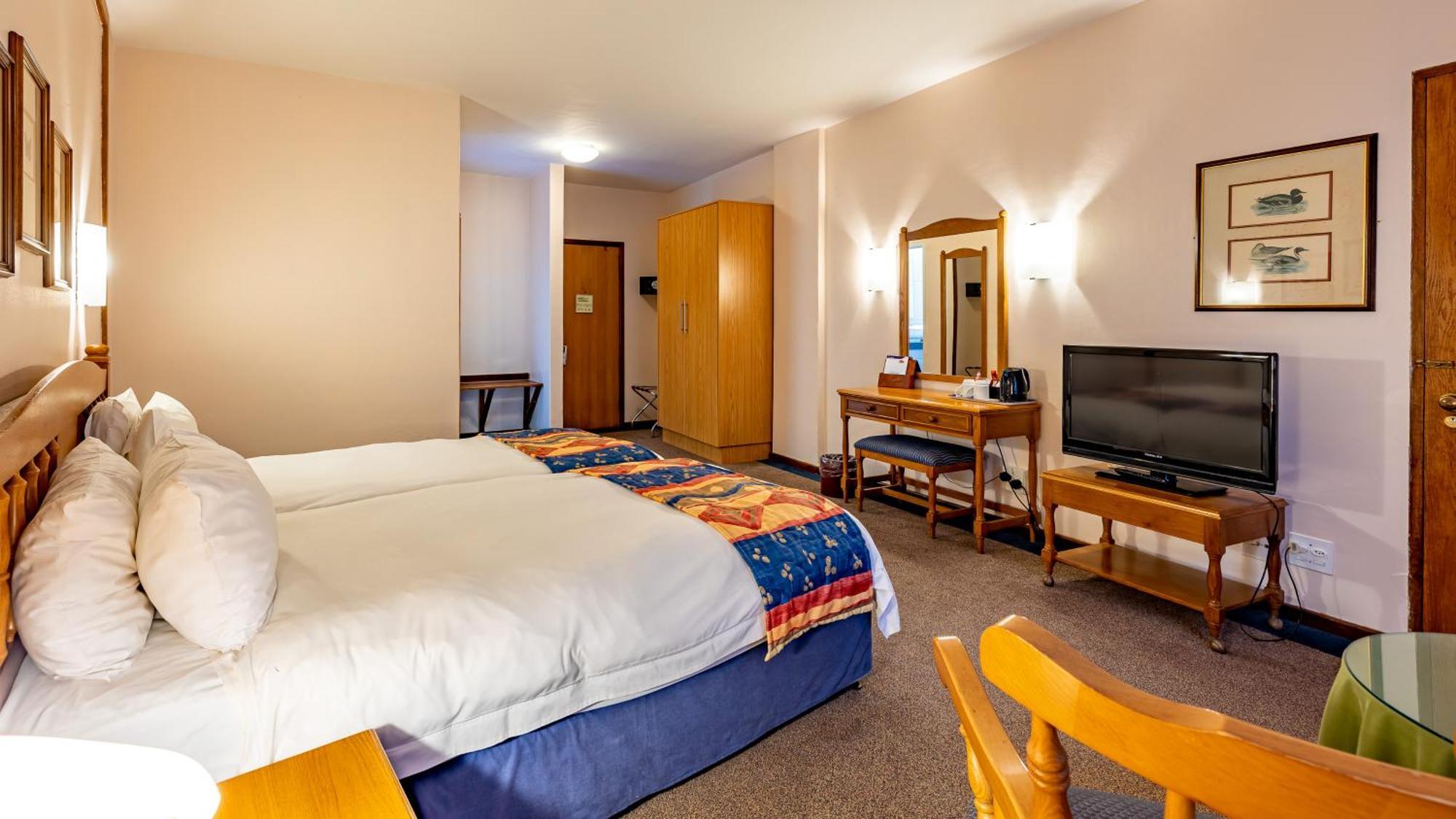 African Sky Hotels - Pine Lake Inn White River Dış mekan fotoğraf