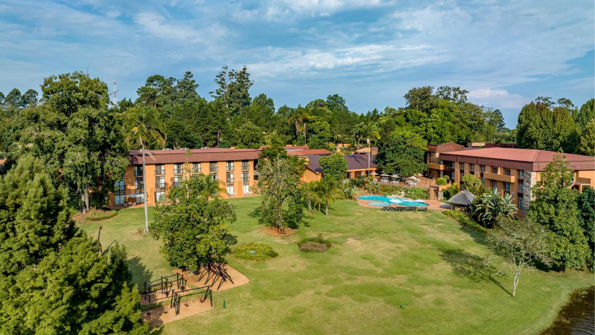 African Sky Hotels - Pine Lake Inn White River Dış mekan fotoğraf