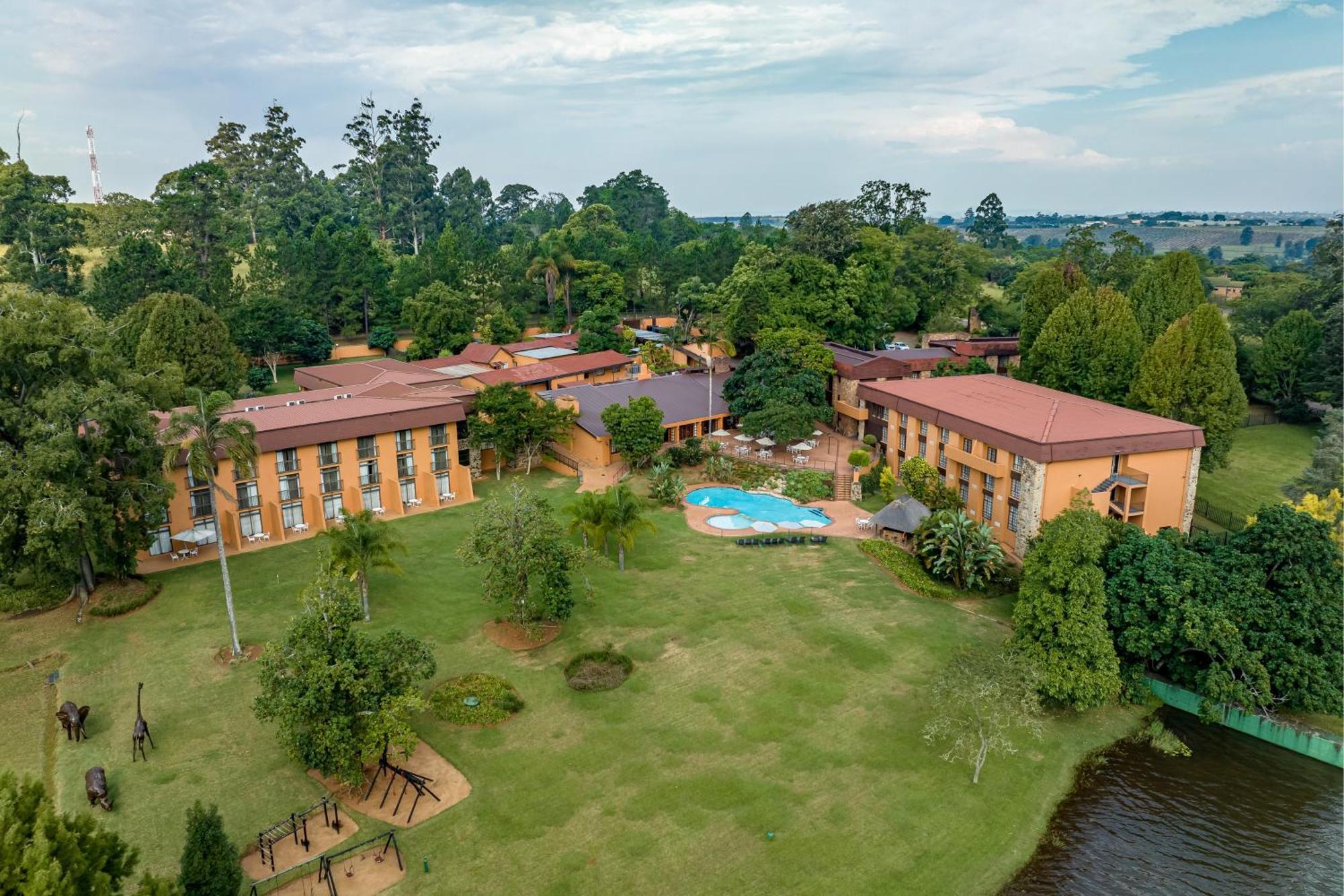 African Sky Hotels - Pine Lake Inn White River Dış mekan fotoğraf