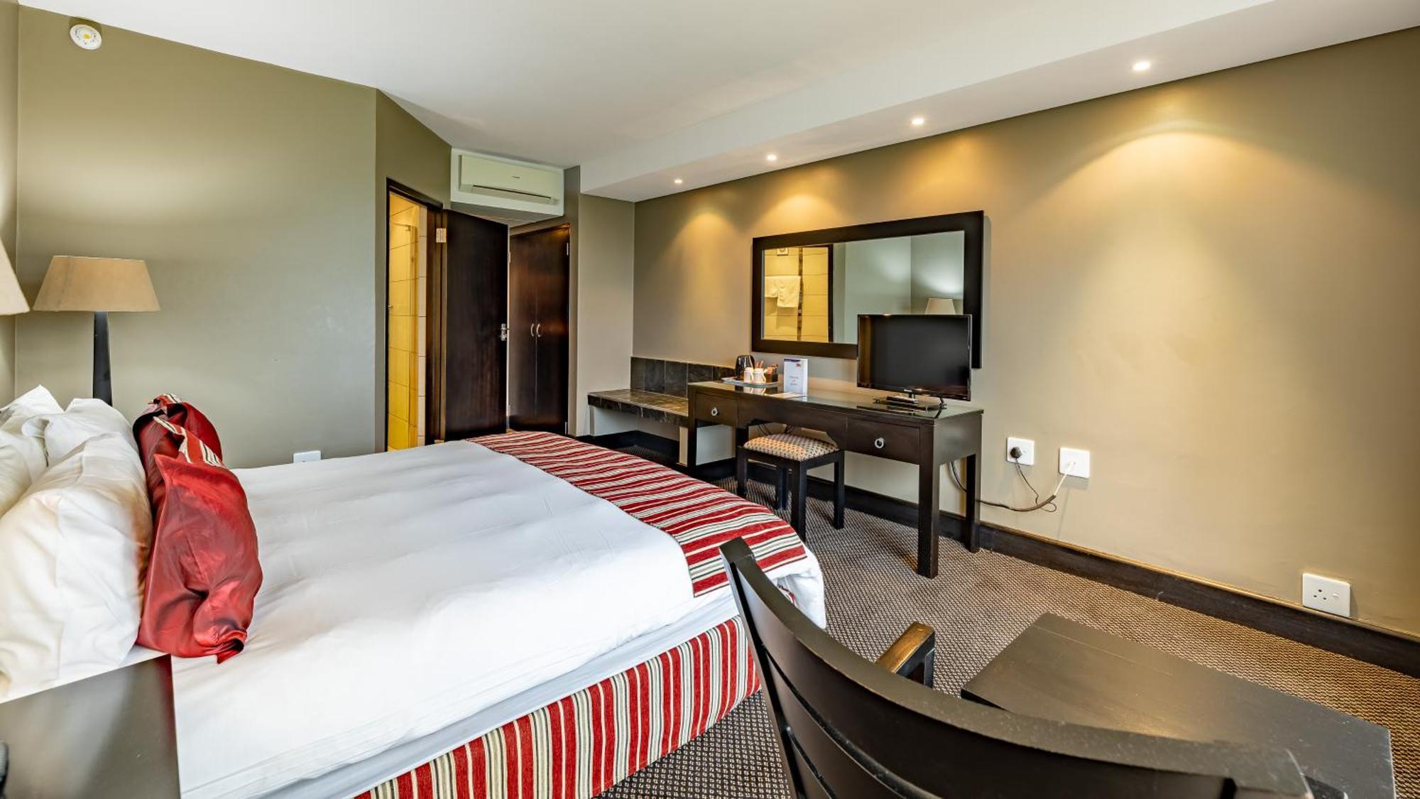 African Sky Hotels - Pine Lake Inn White River Dış mekan fotoğraf