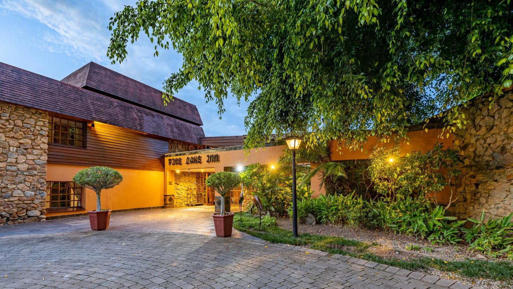 African Sky Hotels - Pine Lake Inn White River Dış mekan fotoğraf