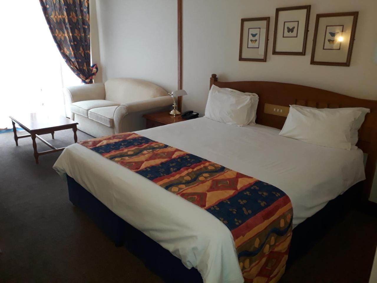 African Sky Hotels - Pine Lake Inn White River Dış mekan fotoğraf